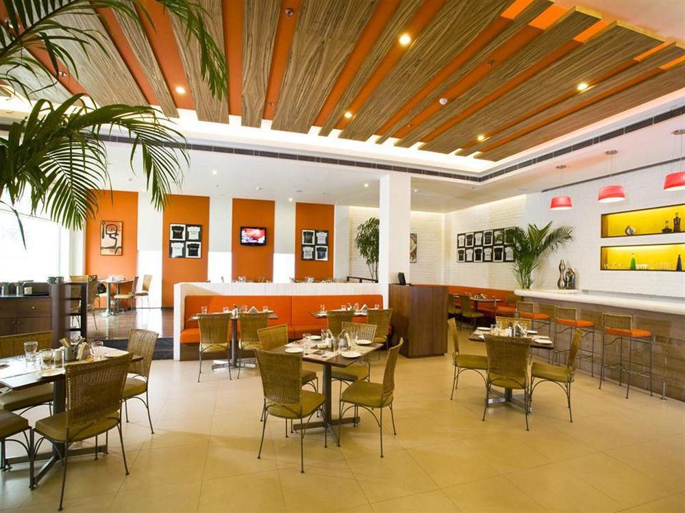 Lemon Tree Hotel, East Delhi Mall, Kaushambi Ghaziabad Restaurang bild
